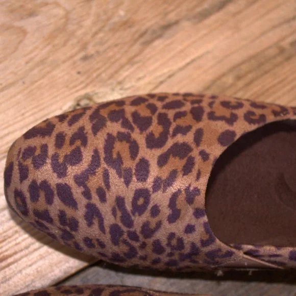 Easy Street Peace Leopard Super Suede NIB 7, 7.5, 8, 9 / Mediums and Narrows - Picture 5 of 14